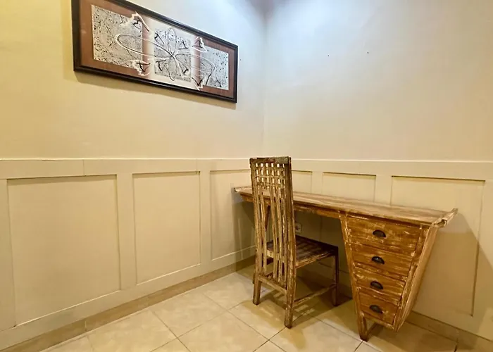 Taman Giri House 3 Bedrooms Holiday home *