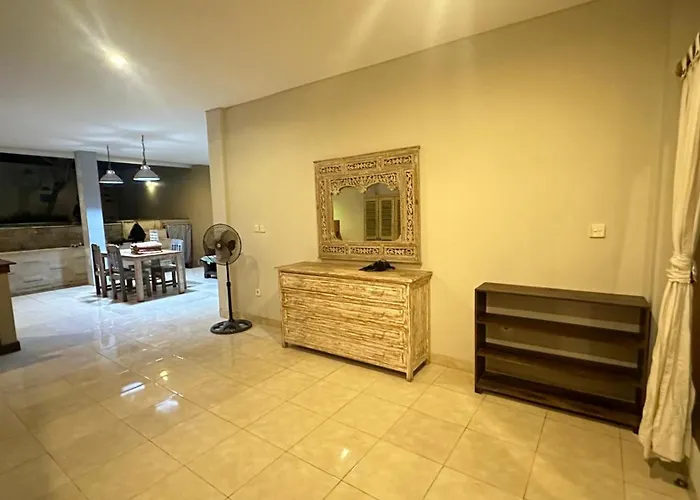 Taman Giri House 3 Bedrooms *