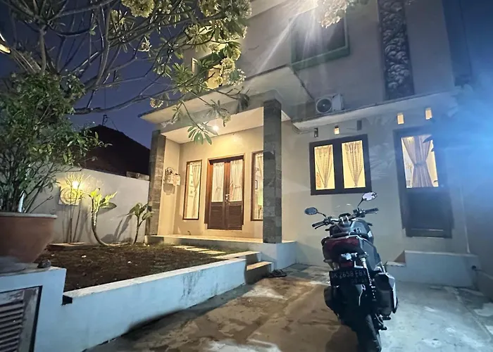 Taman Giri House 3 Bedrooms Holiday home Nusa Dua (Bali)